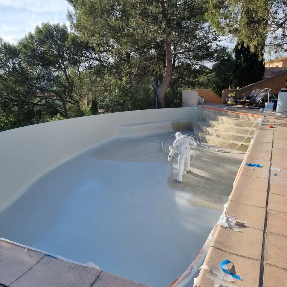 Rénovation piscine Toulon expertise
