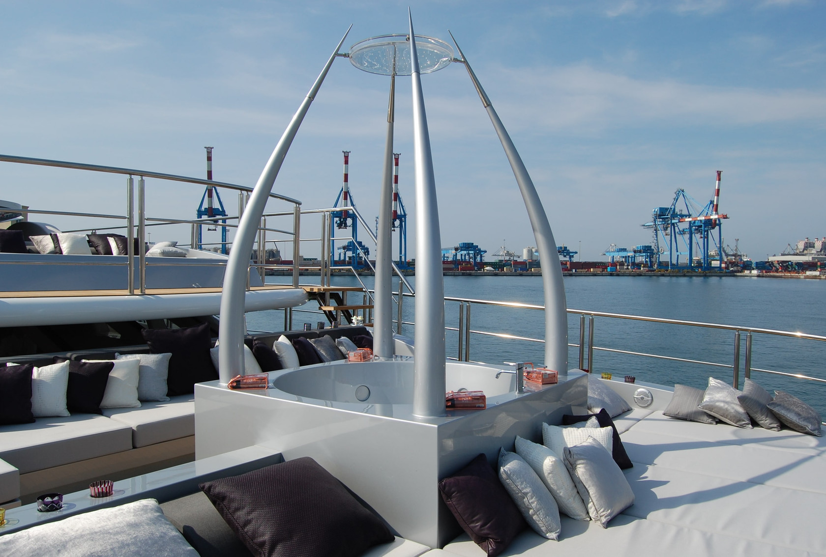 Réparation bateau composites Toulon Design et Conception