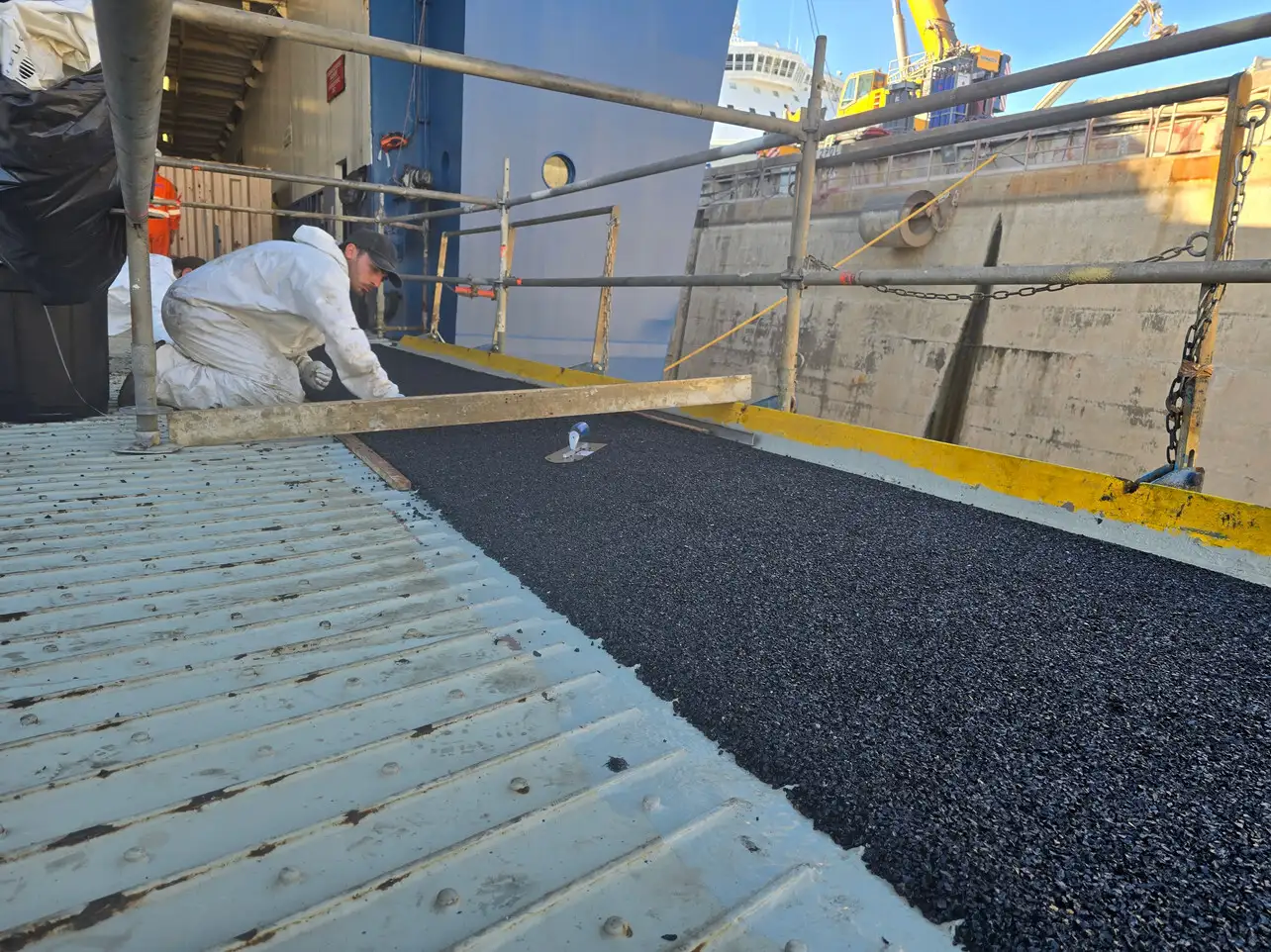 Réparation bateau composites Toulon Revêtements techniques